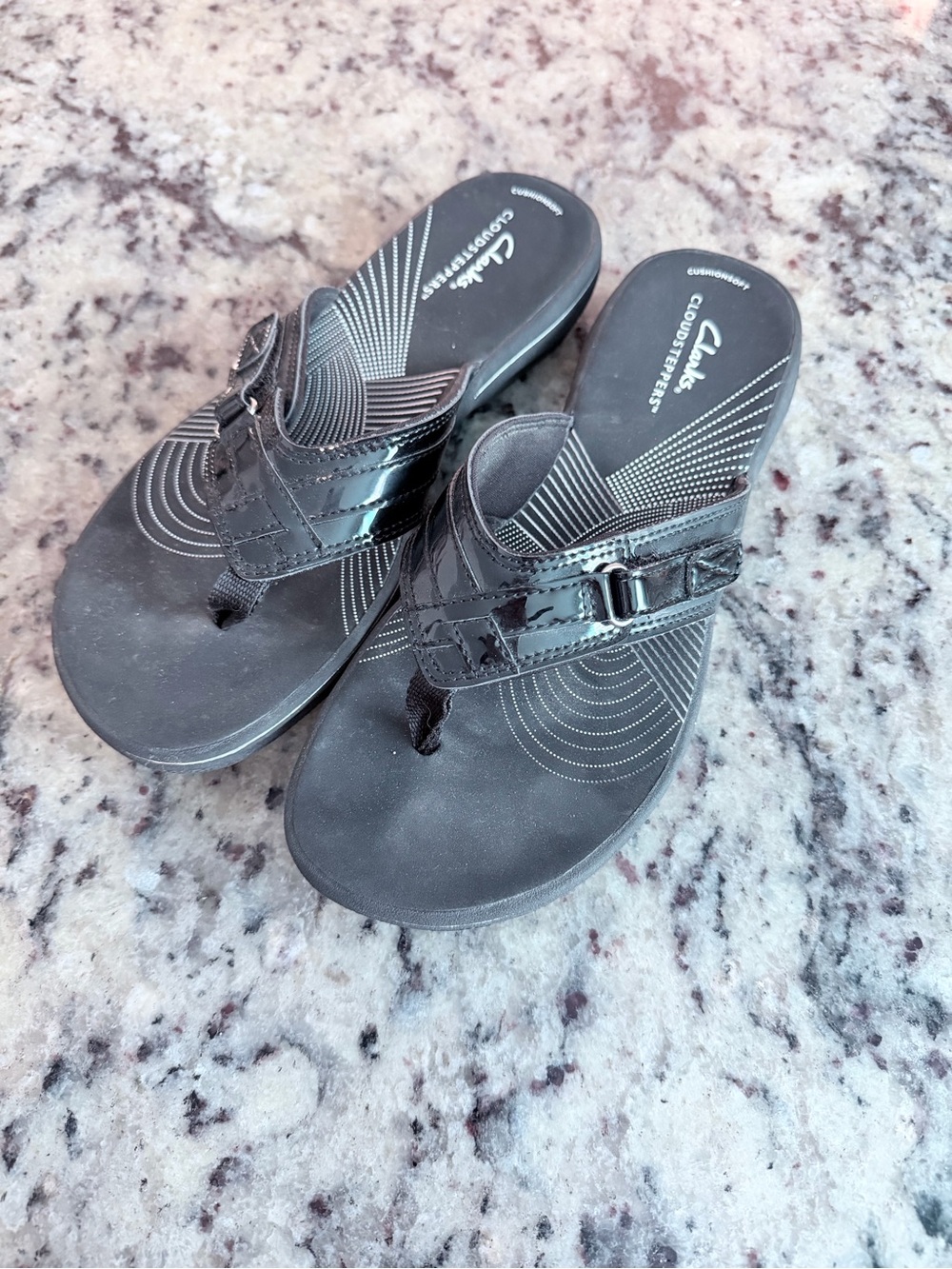 Clarks Women’s Black Patent Thong Sandals